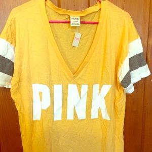 VICTOIA SECRET PINK SHIRT.